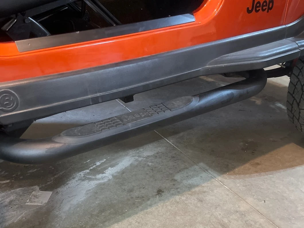 Jeep Licensed by RedRock 3-Inch Round Side Step Bars with Jeep Logo; Textured Black (87-06 Jeep Wrangler YJ & TJ, Excluding Unlimited) - Image 15