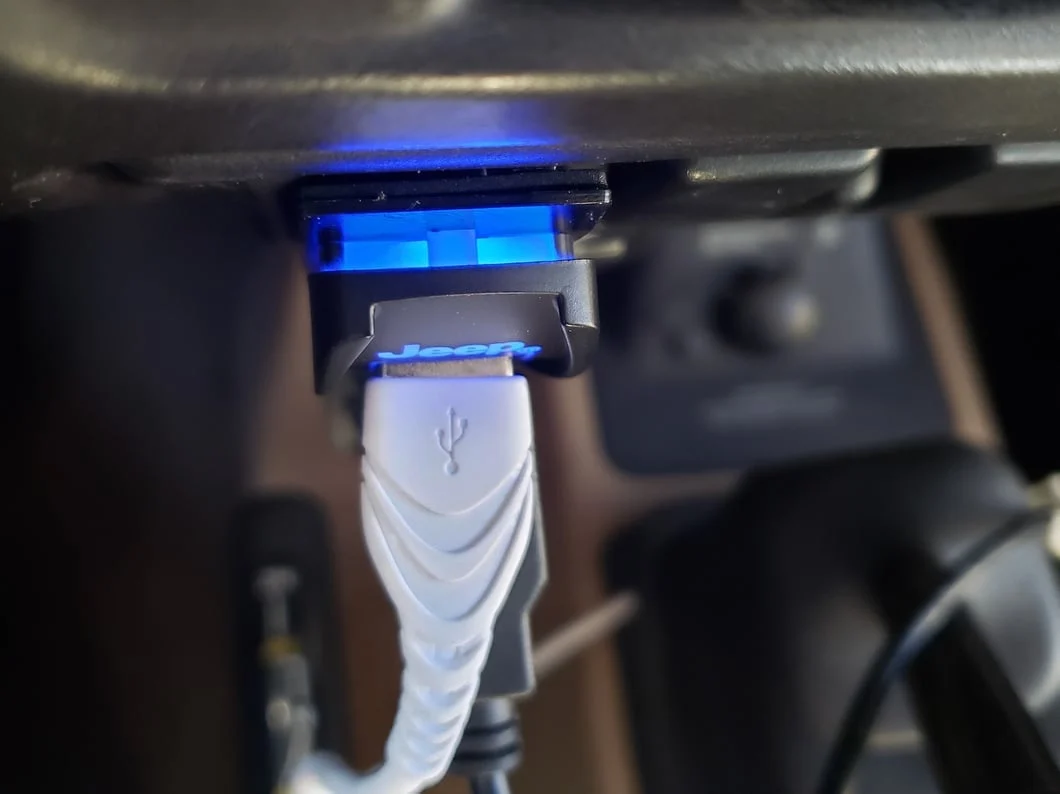 Jeep Licensed by RedRock Dual USB 4.2 AMP Fast-Charger Rocker Switch with Jeep Logo (97-18 Jeep Wrangler TJ & JK) - Image 12