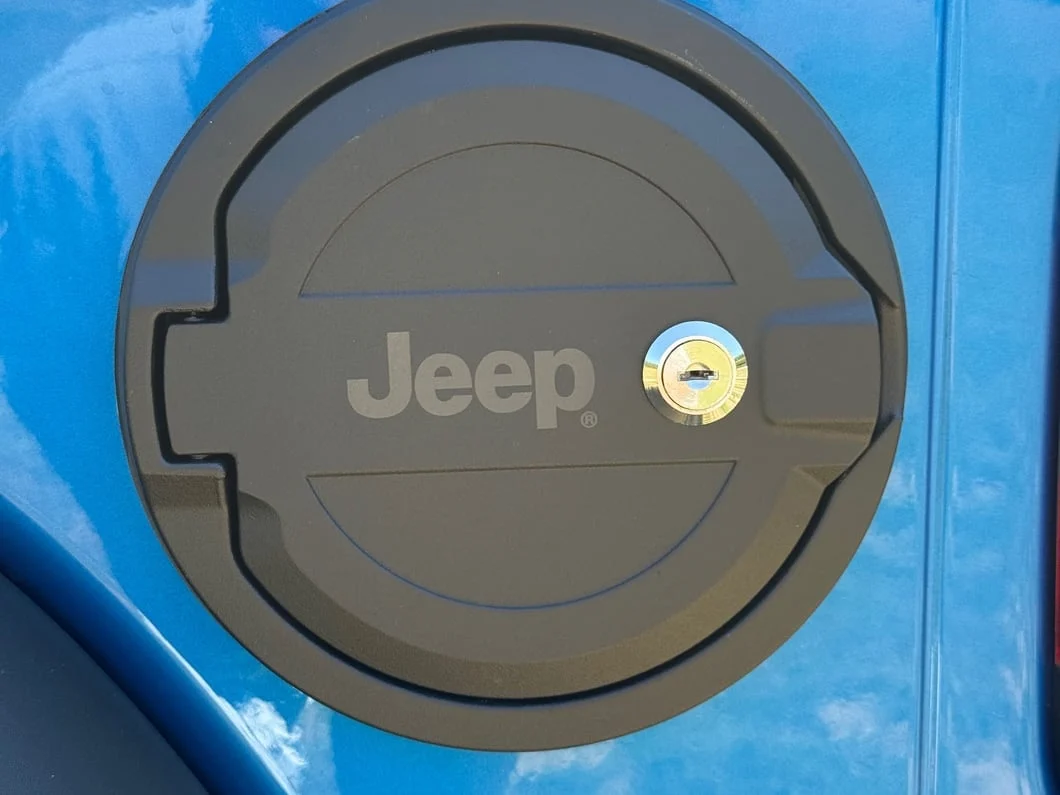 Jeep Licensed by RedRock Locking Aluminum Fuel Filler Door Cover (18-26 Jeep Wrangler JL) - Image 15