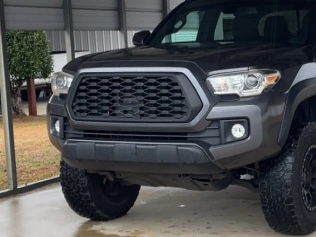 RedRock Baja Mesh Upper Replacement Grille with LED Lighting; Matte Black (16-23 Tacoma) - Image 17