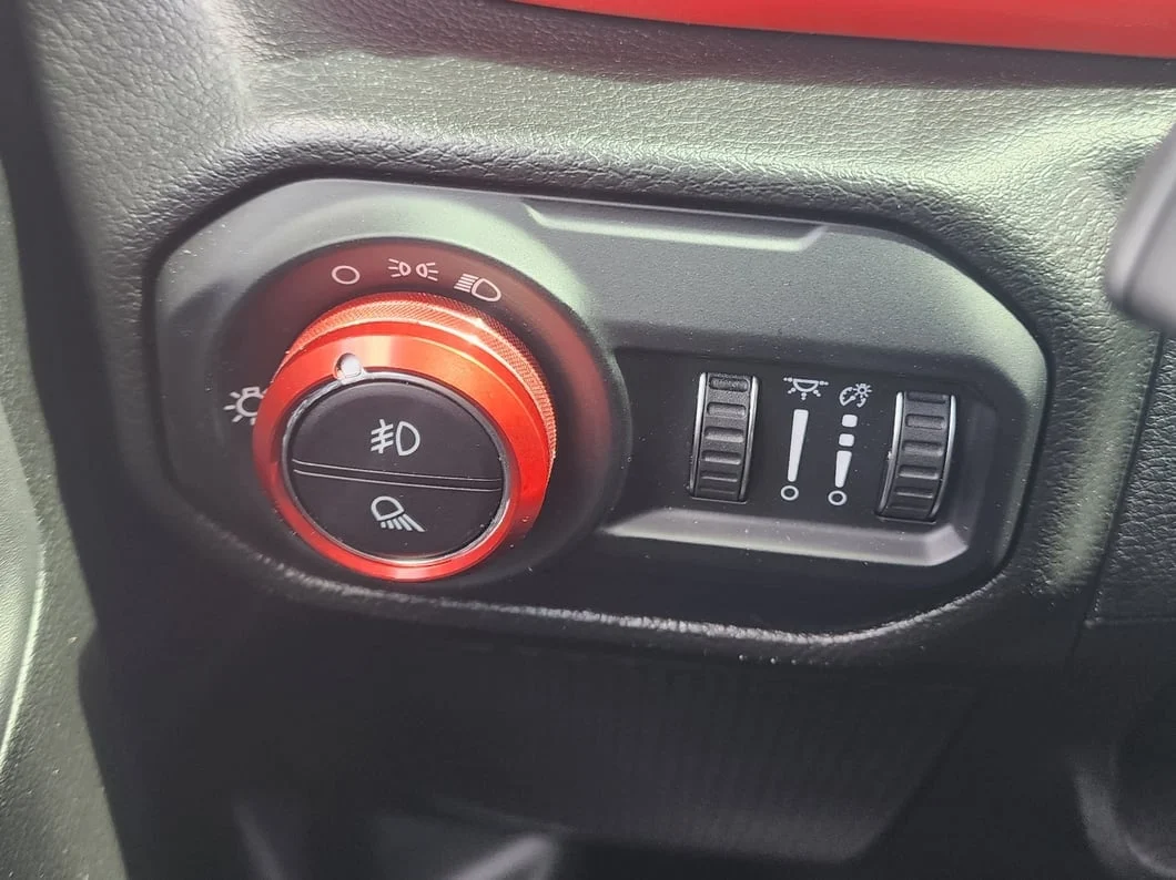 RedRock Billet Aluminum HVAC and Radio Control Knob Trim Ring Set; Red (20-25 Jeep Gladiator JT) - Image 10
