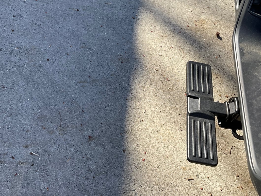 RedRock Cast Aluminum Receiver Hitch Step; Black (Universal; Some Adaptation May Be Required) - Image 7