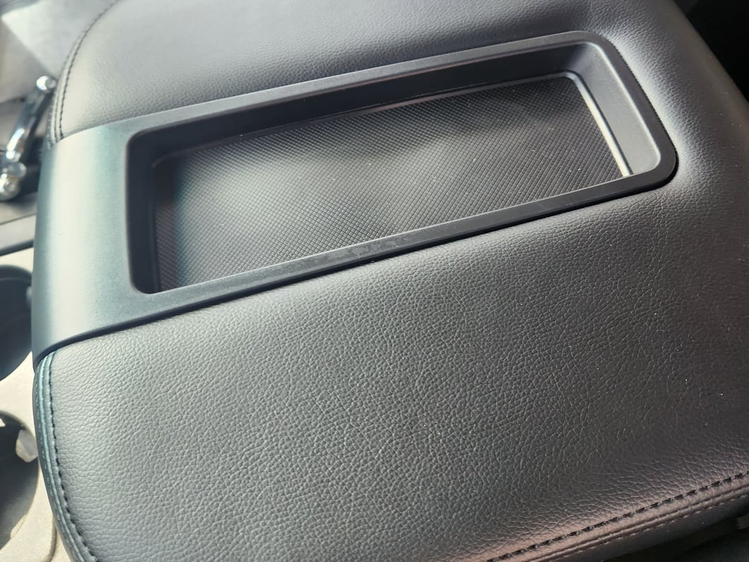 RedRock Replacement Center Console Arm Rest Cover; Black (07-13 Silverado 1500) - Image 7