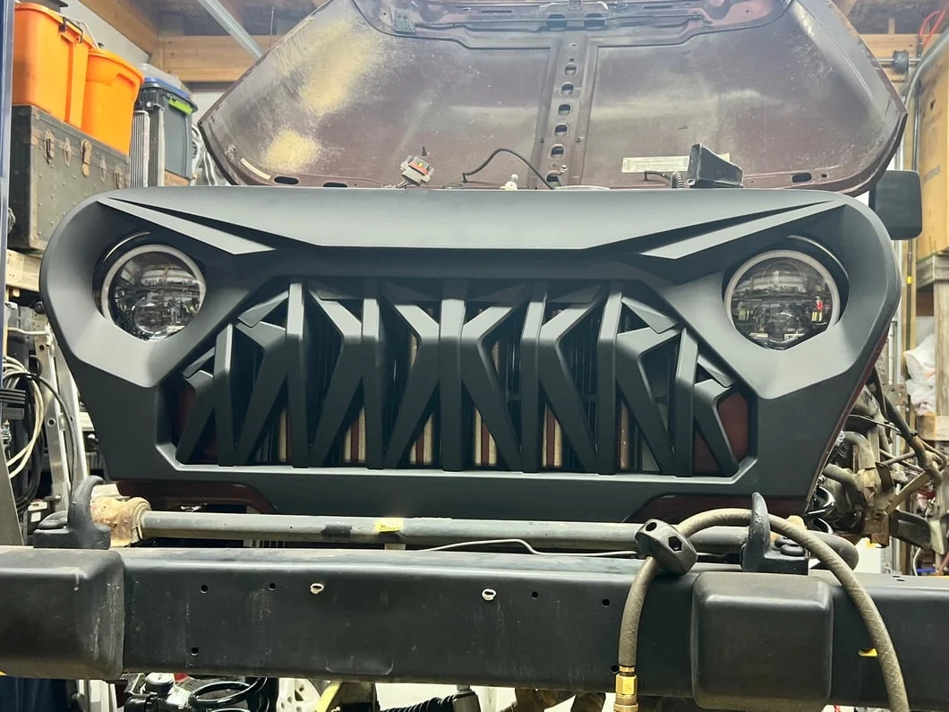 RedRock Shark Grille; Matte Black (97-06 Jeep Wrangler TJ) - Image 13