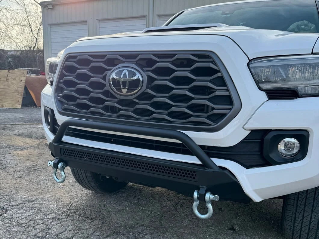RedRock Stubby Front Bumper with Over-Rider Hoop (16-23 Tacoma) - Image 12