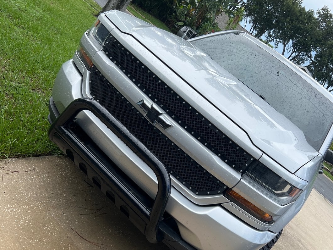 RedRock Wire Mesh Upper Overlay Grille with Rivets; Black (16-18 Silverado 1500 w/o Z71 Package) - Image 15