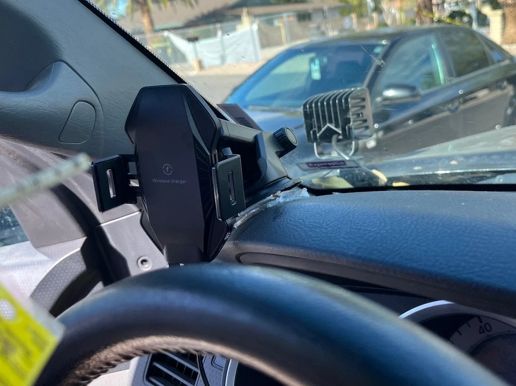 RedRock Wireless Charging Phone Mount - Image 11